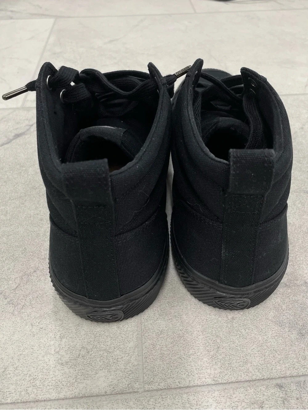 (CA-28) Cariuma OCA High Canvas Sneaker